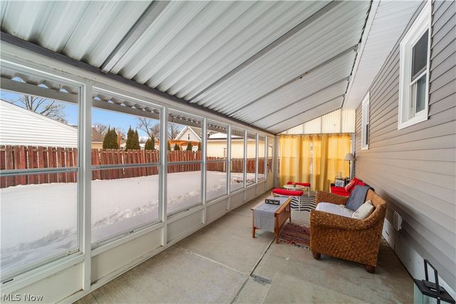 128 Oakwood Drive, Avon Lake, OH 44012