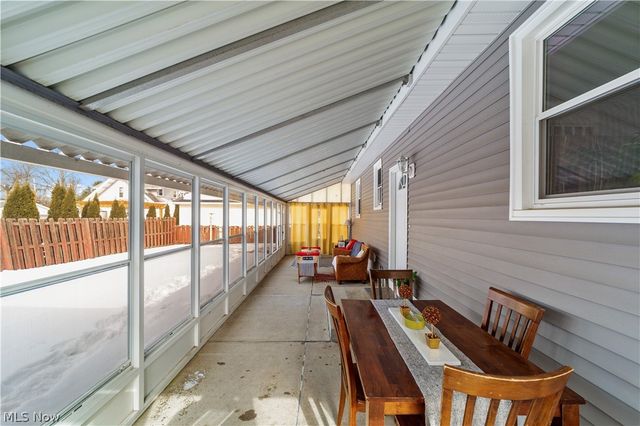 128 Oakwood Drive, Avon Lake, OH 44012