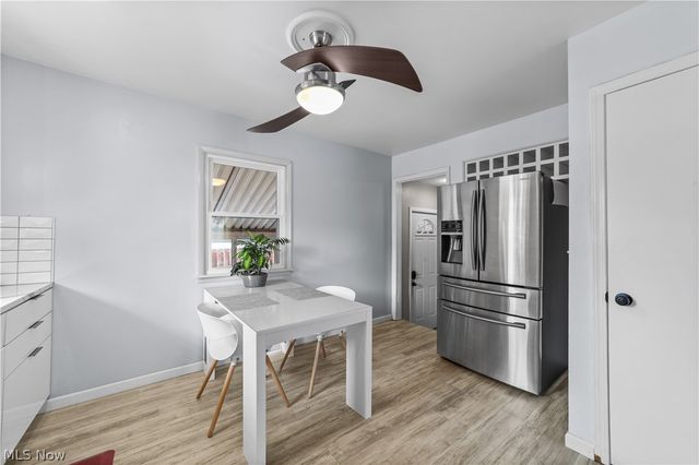 128 Oakwood Drive, Avon Lake, OH 44012