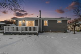 128 Oakwood Drive, Avon Lake, OH 44012