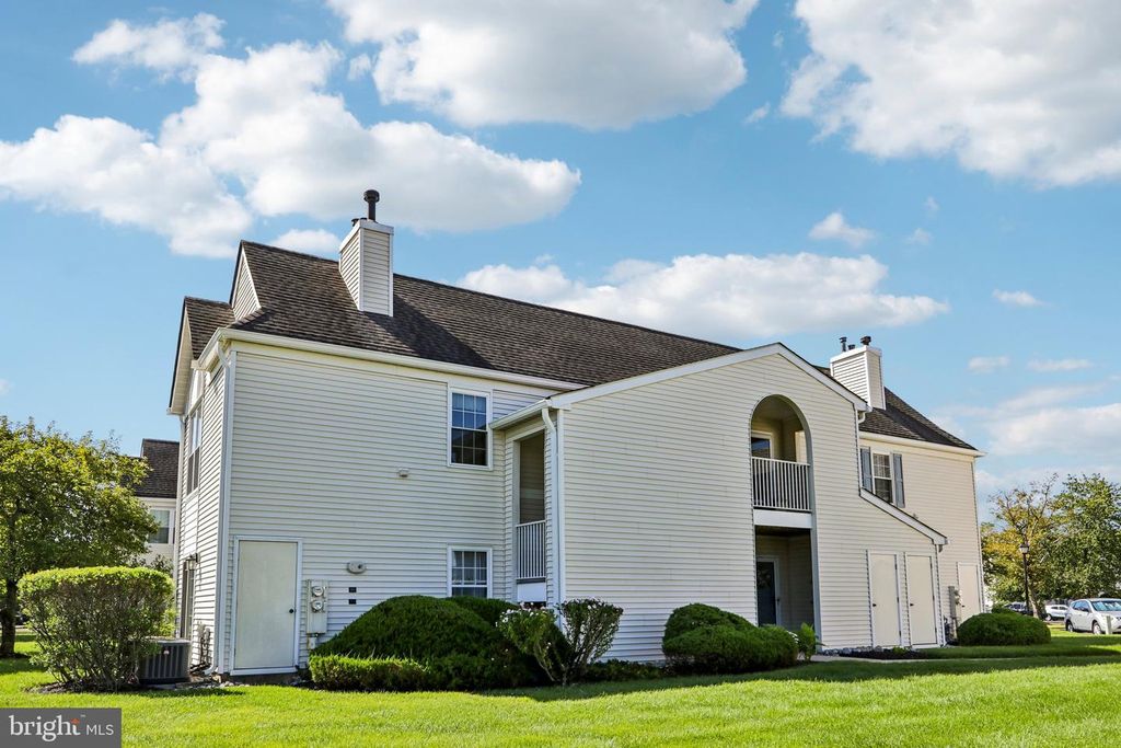 2302-B TODDSBURY CT, MOUNT LAUREL, NJ 08054 — photo 2