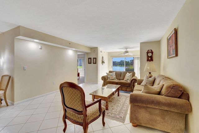 5842 Crystal Shores Drive 105, Boynton Beach, FL 33437
