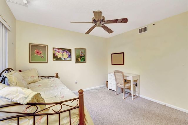 5842 Crystal Shores Drive 105, Boynton Beach, FL 33437