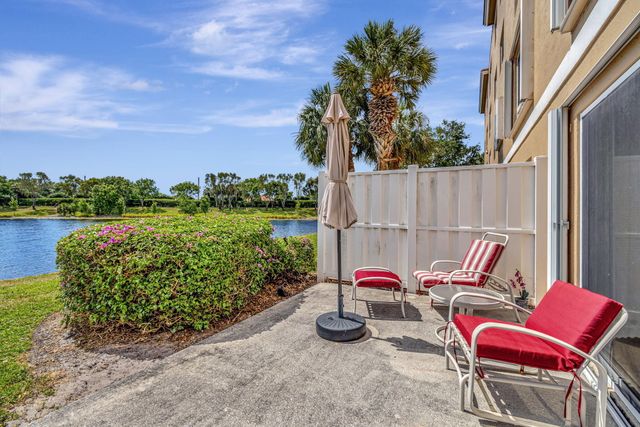 5842 Crystal Shores Drive 105, Boynton Beach, FL 33437