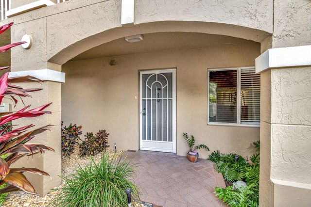 5842 Crystal Shores Drive 105, Boynton Beach, FL 33437