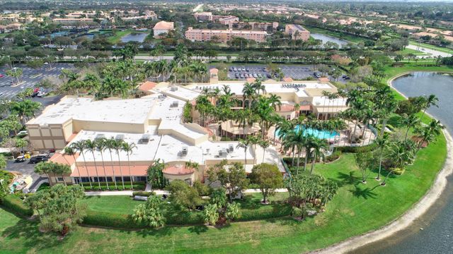 5842 Crystal Shores Drive 105, Boynton Beach, FL 33437