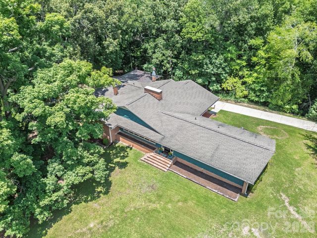 112 Crestwood Circle, Chester, SC 29706