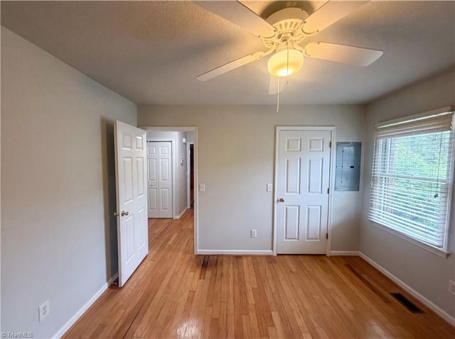 1911 Meadow Green Drive, Graham, NC 27253