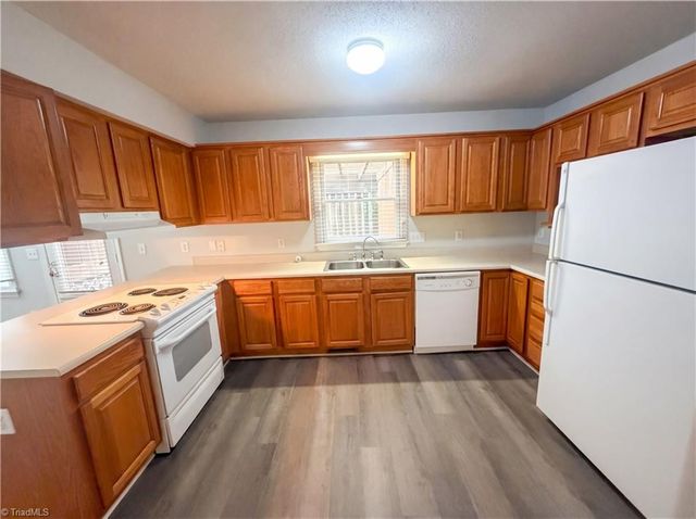 1911 Meadow Green Drive, Graham, NC 27253