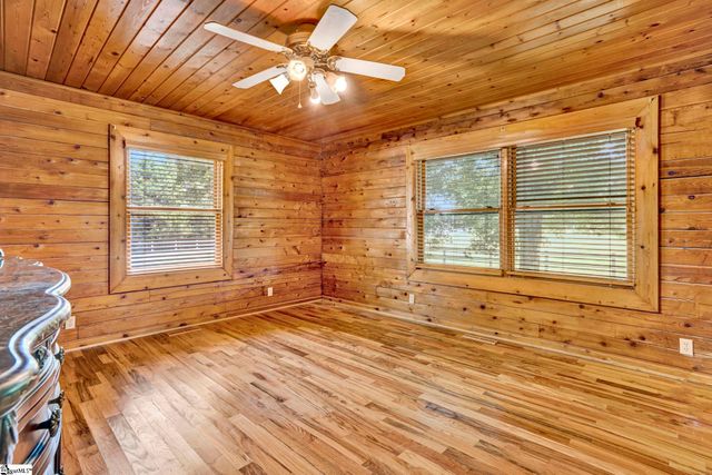 313 Henderson Road, Gray Court, SC 29645