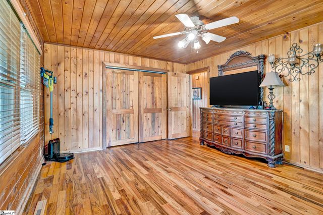 313 Henderson Road, Gray Court, SC 29645