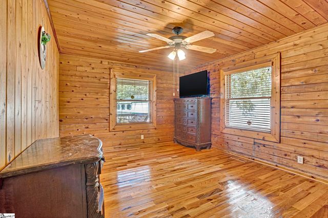 313 Henderson Road, Gray Court, SC 29645