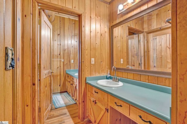 313 Henderson Road, Gray Court, SC 29645