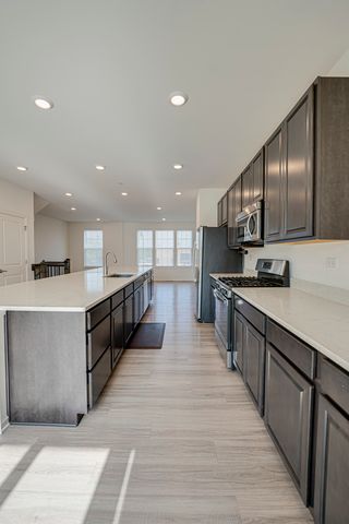 2945 SHOWPLACE Drive, Naperville, IL 60564