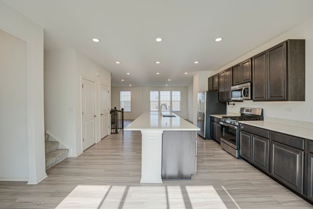 2945 SHOWPLACE Drive, Naperville, IL 60564