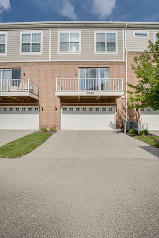 2945 SHOWPLACE Drive, Naperville, IL 60564