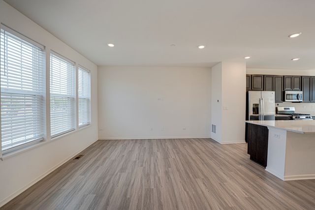 2945 SHOWPLACE Drive, Naperville, IL 60564