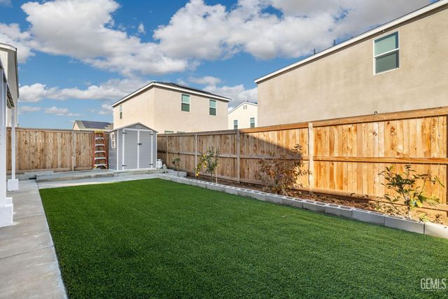8916 Savona Lane, Shafter, CA 93263
