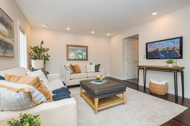 48 County St, Ipswich, MA 01938