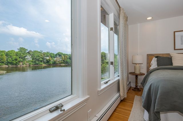 48 County St, Ipswich, MA 01938