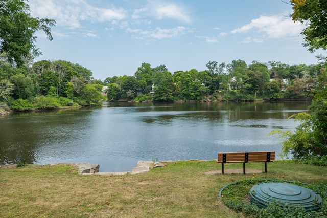 48 County St, Ipswich, MA 01938