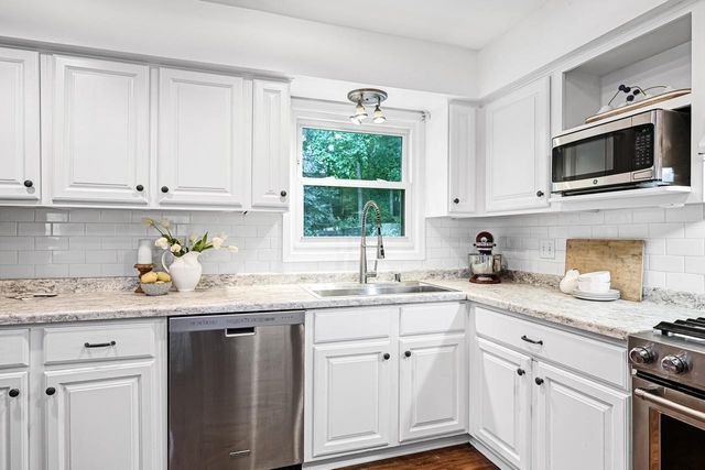 706 Wexford WAY, Hartland, WI 53029