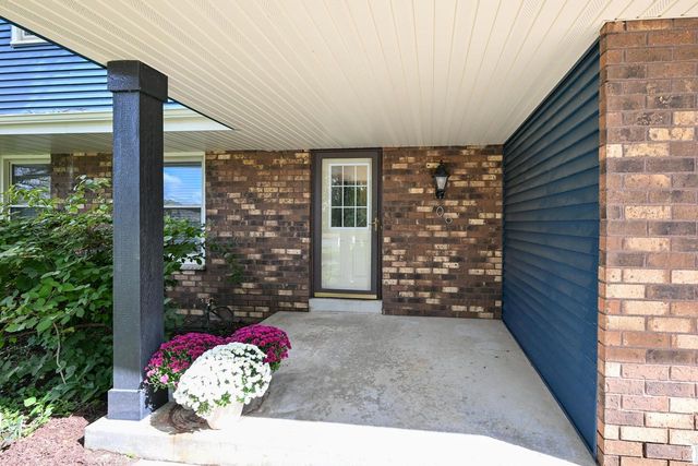 706 Wexford WAY, Hartland, WI 53029