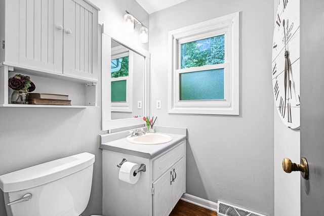 706 Wexford WAY, Hartland, WI 53029