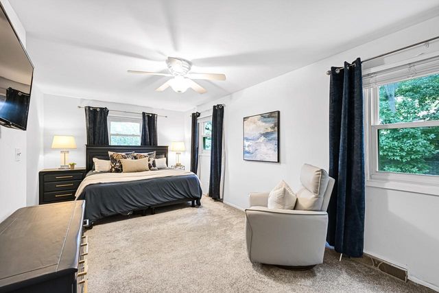 706 Wexford WAY, Hartland, WI 53029