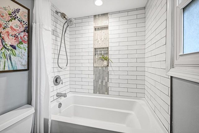 706 Wexford WAY, Hartland, WI 53029