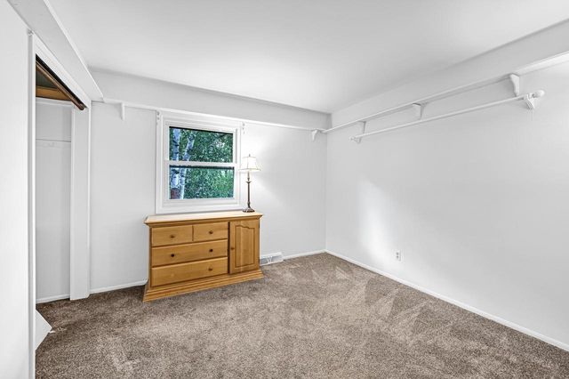 706 Wexford WAY, Hartland, WI 53029