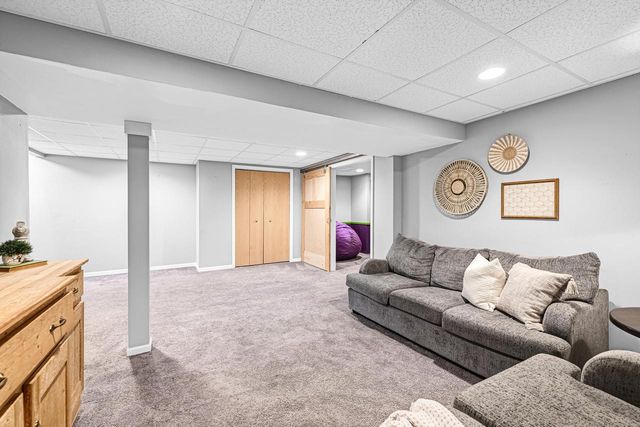 706 Wexford WAY, Hartland, WI 53029