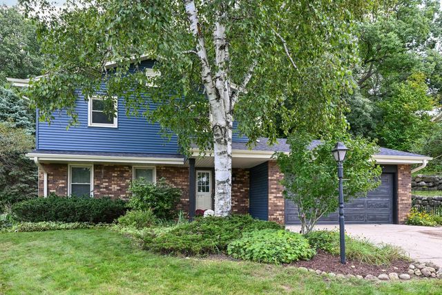 706 Wexford WAY, Hartland, WI 53029