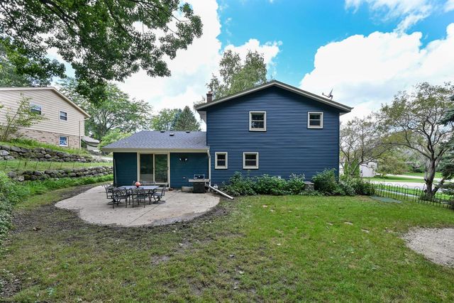 706 Wexford WAY, Hartland, WI 53029