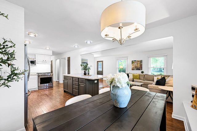 706 Wexford WAY, Hartland, WI 53029
