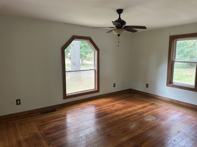 73541 39th Street, Paw Paw, MI 49079