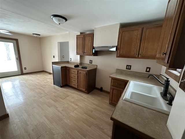 73541 39th Street, Paw Paw, MI 49079