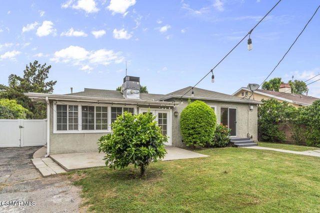 6026 Greenbush Avenue, Van Nuys, CA 91401