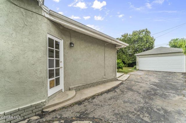 6026 Greenbush Avenue, Van Nuys, CA 91401