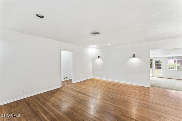 6026 Greenbush Avenue, Van Nuys, CA 91401