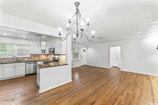 6026 Greenbush Avenue, Van Nuys, CA 91401