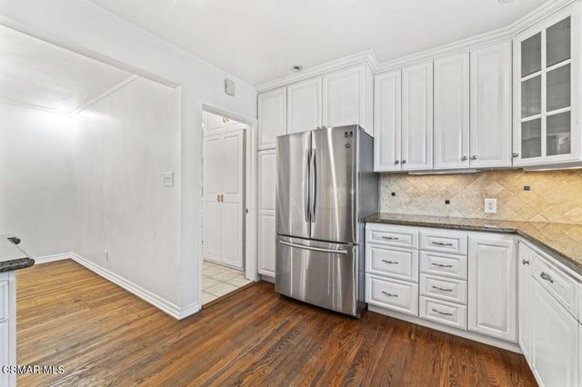 6026 Greenbush Avenue, Van Nuys, CA 91401