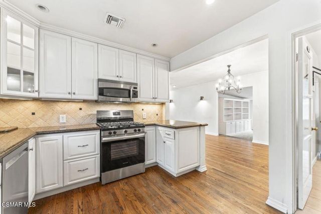 6026 Greenbush Avenue, Van Nuys, CA 91401