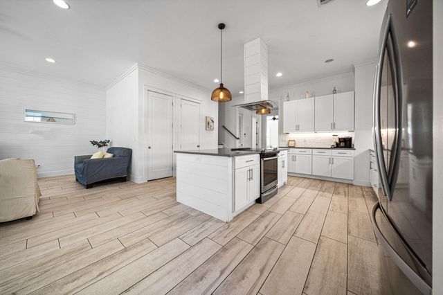 18 Lakeland Drive, Miramar Beach, FL 32550