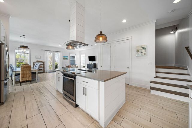 18 Lakeland Drive, Miramar Beach, FL 32550