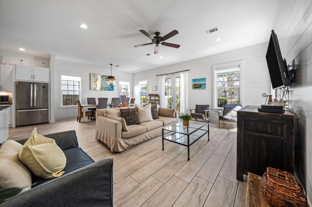 18 Lakeland Drive, Miramar Beach, FL 32550