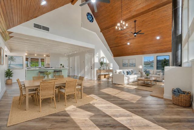 35 Lazy Lane, Kemah, TX 77565