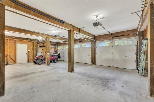 35 Lazy Lane, Kemah, TX 77565
