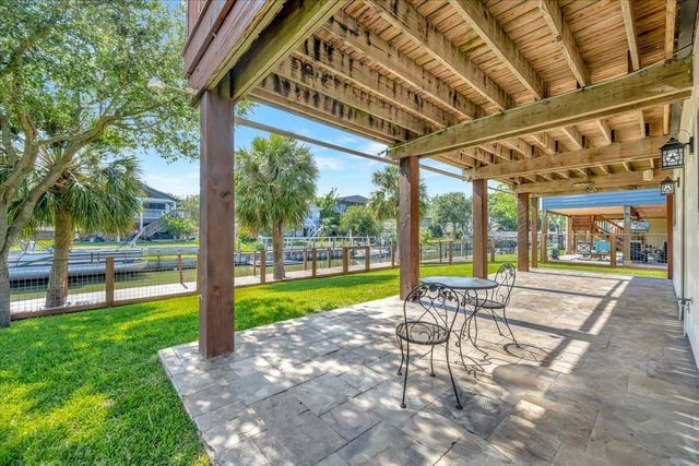 35 Lazy Lane, Kemah, TX 77565