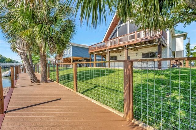 35 Lazy Lane, Kemah, TX 77565